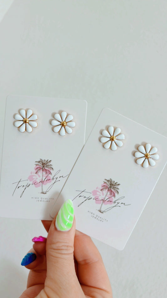 Maribella Studs🤍